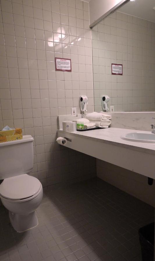 Roadking Inns Motel YYC Екстериор снимка