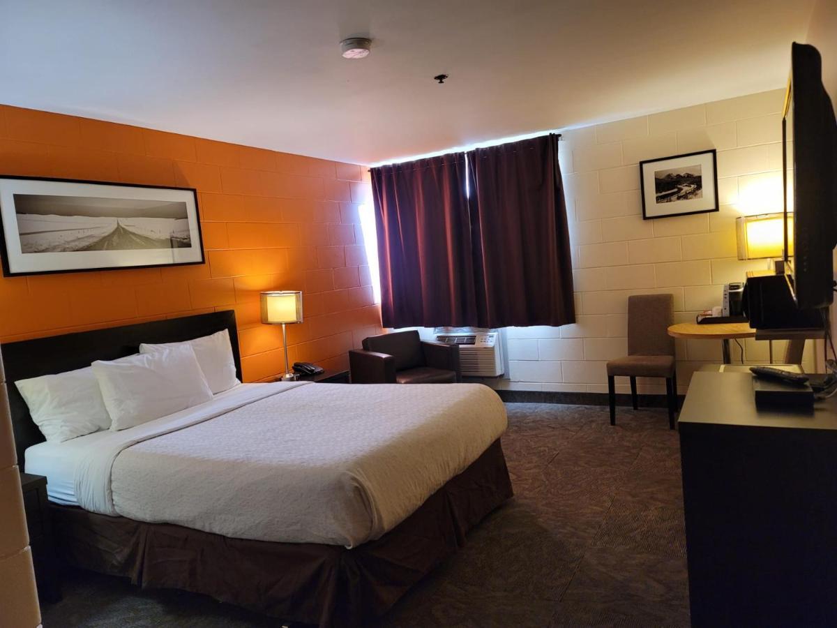 Roadking Inns Motel YYC Екстериор снимка