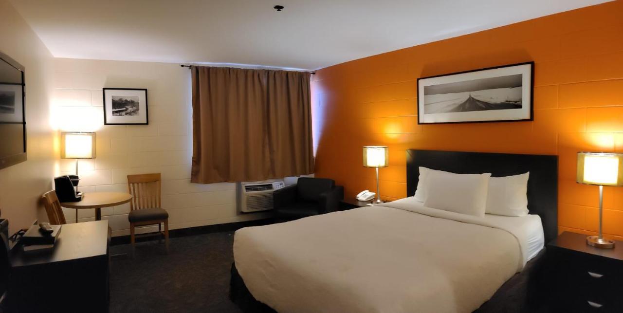 Roadking Inns Motel YYC Екстериор снимка