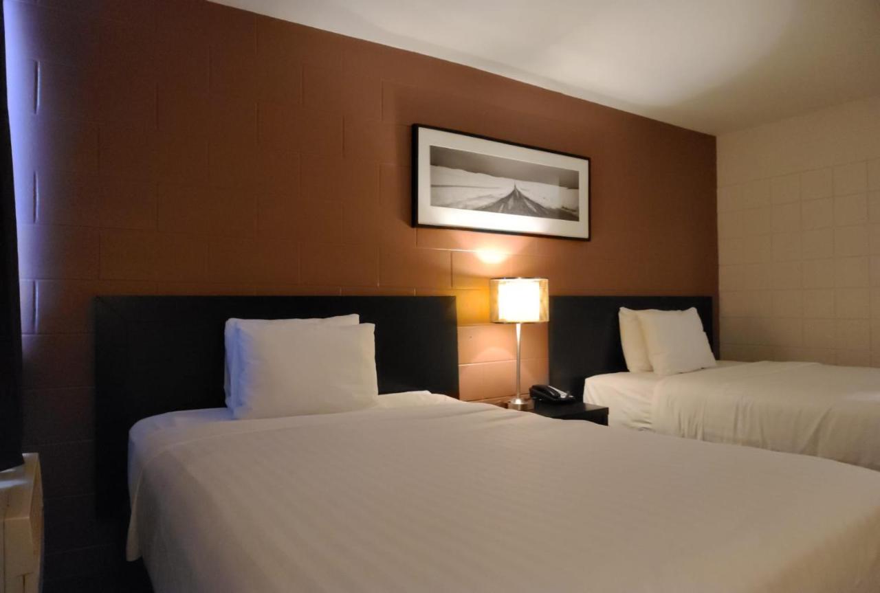 Roadking Inns Motel YYC Екстериор снимка