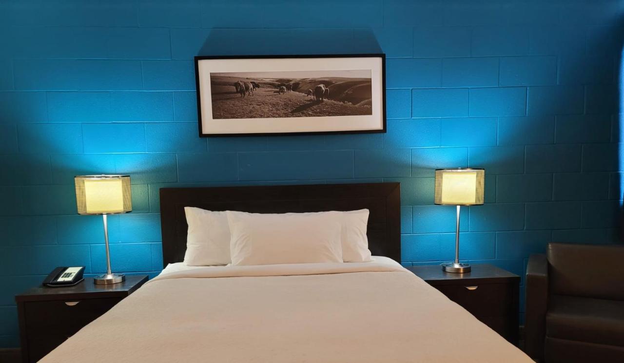 Roadking Inns Motel YYC Екстериор снимка