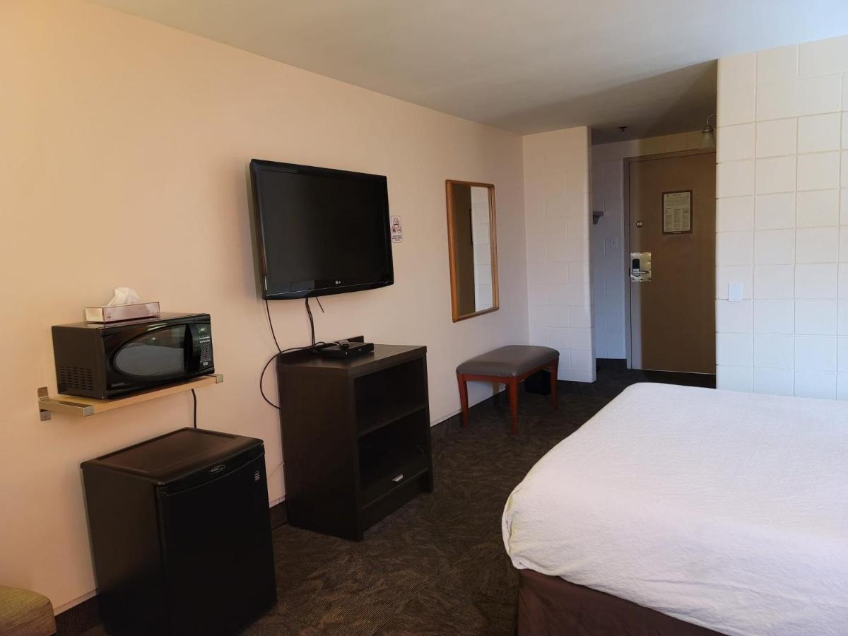 Roadking Inns Motel YYC Екстериор снимка