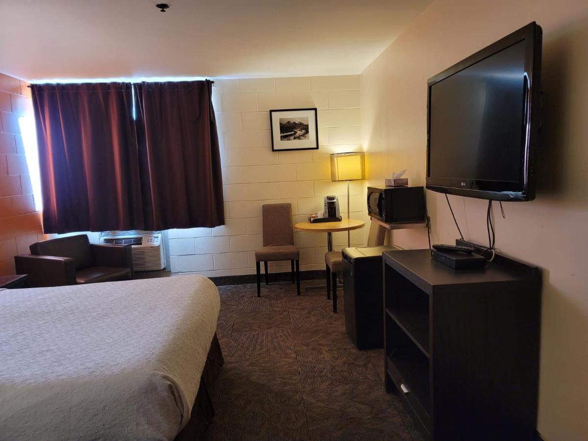 Roadking Inns Motel YYC Екстериор снимка