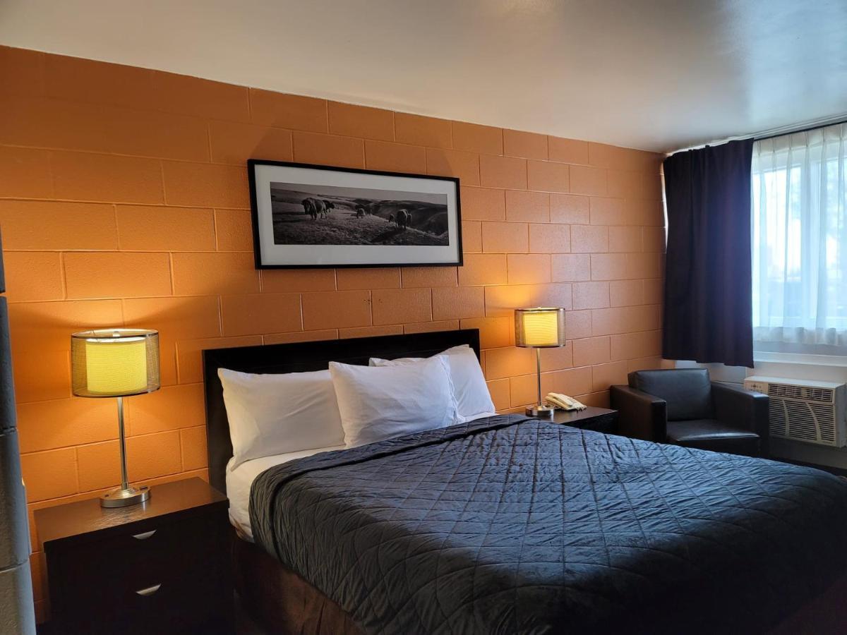 Roadking Inns Motel YYC Екстериор снимка