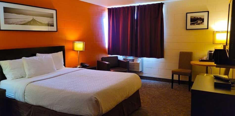 Roadking Inns Motel YYC Екстериор снимка